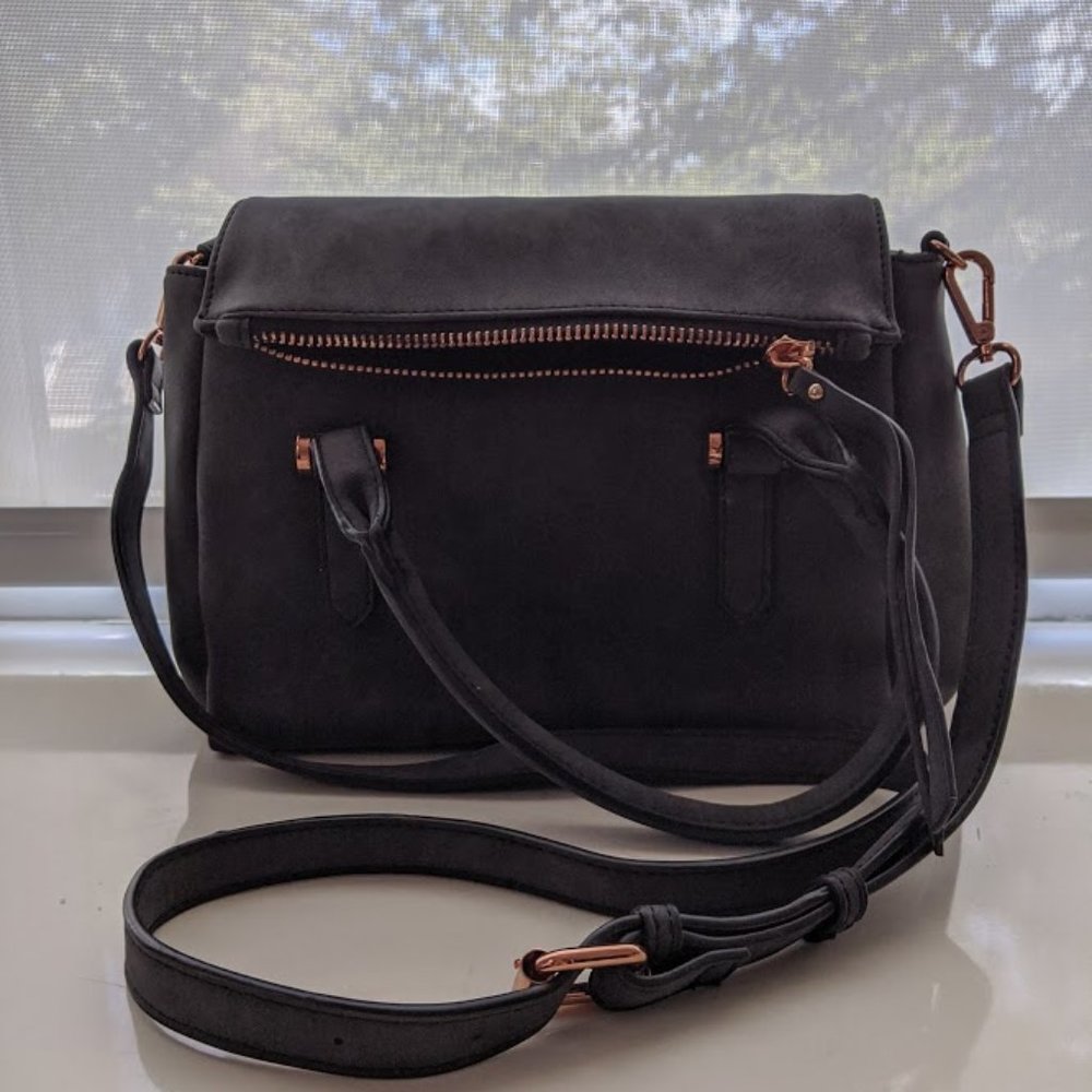 faux suede grey crossbody bag with rosegold detail